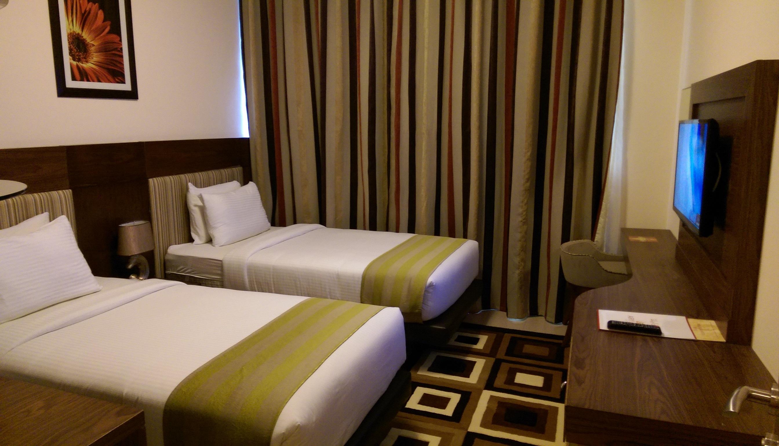 Aryana Hotel Шарджа Экстерьер фото