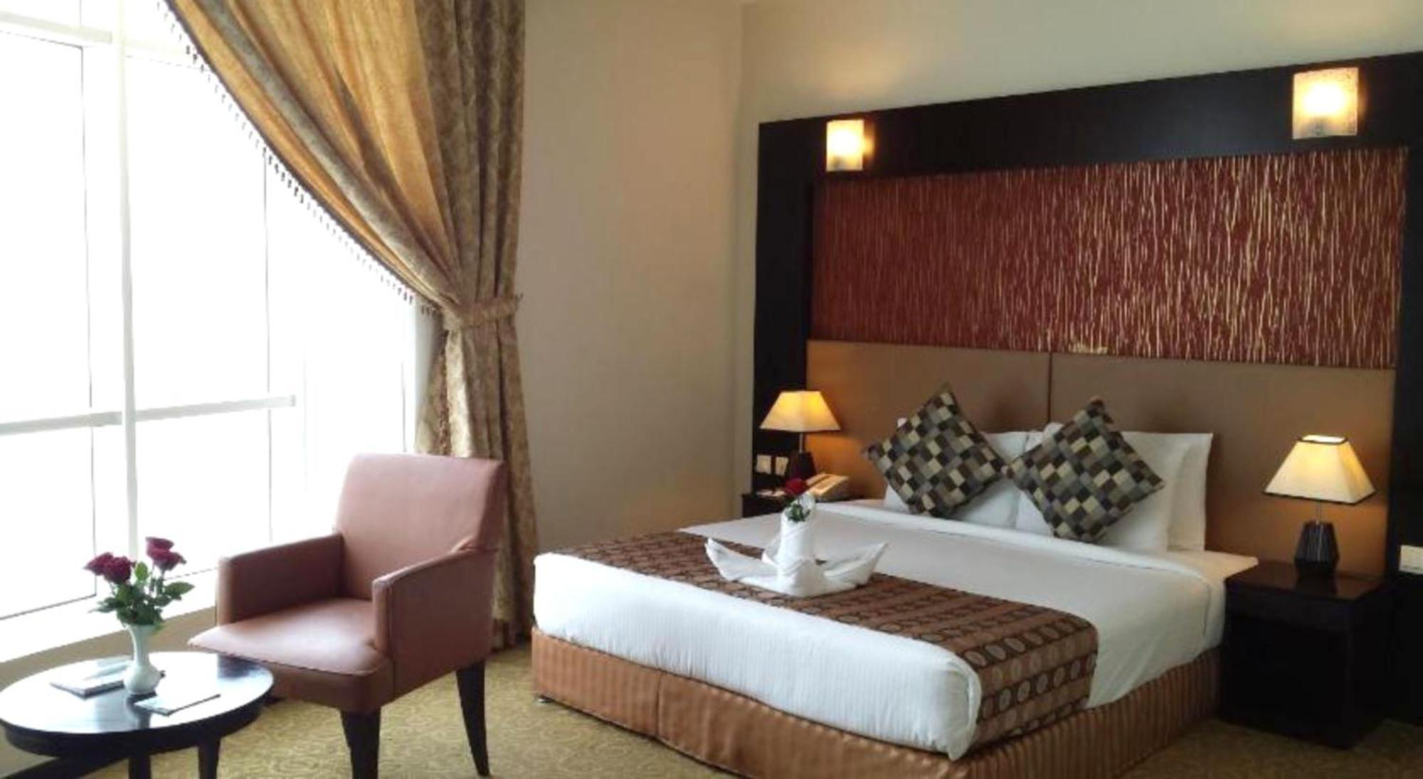 Aryana Hotel Шарджа Экстерьер фото
