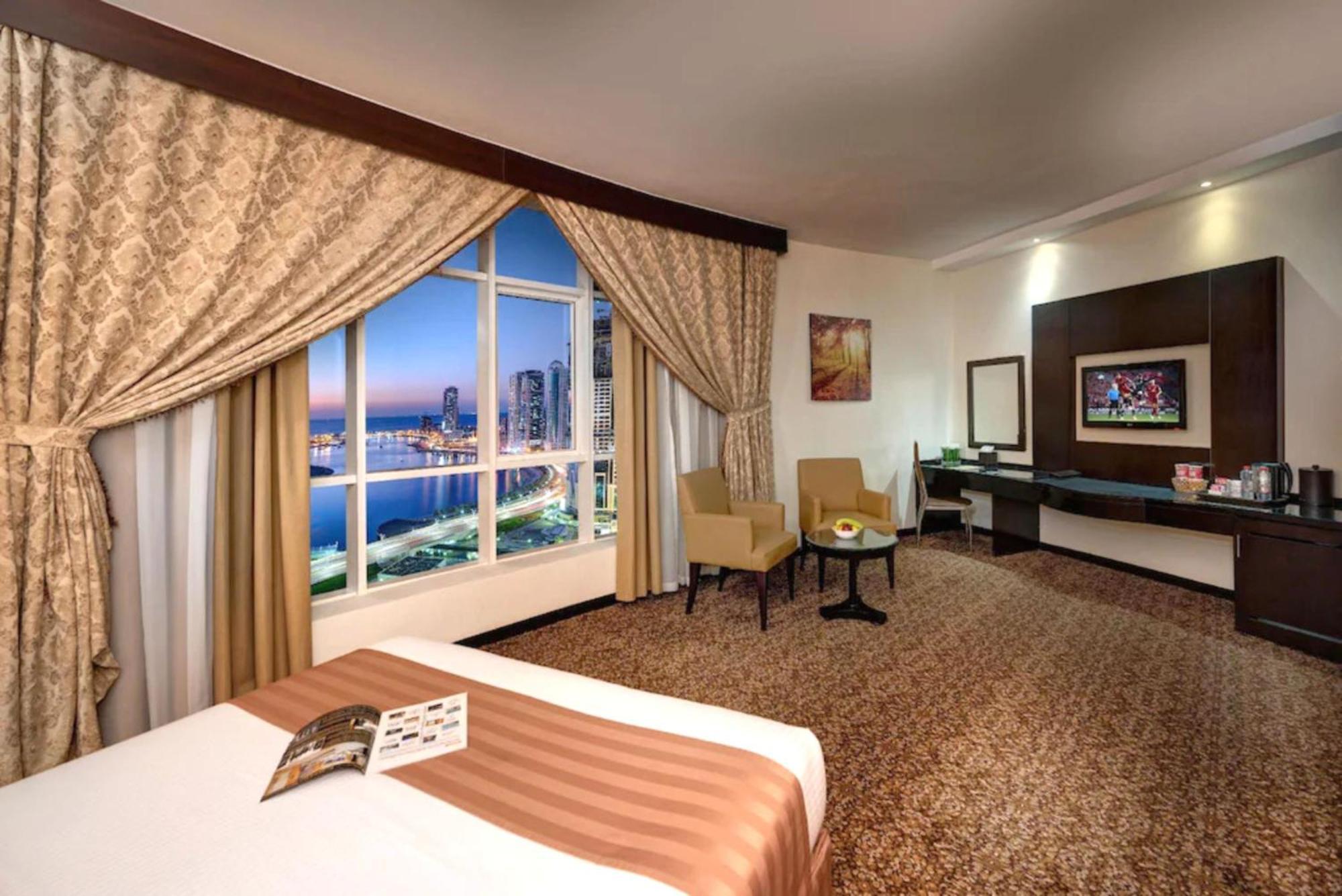 Aryana Hotel Шарджа Экстерьер фото