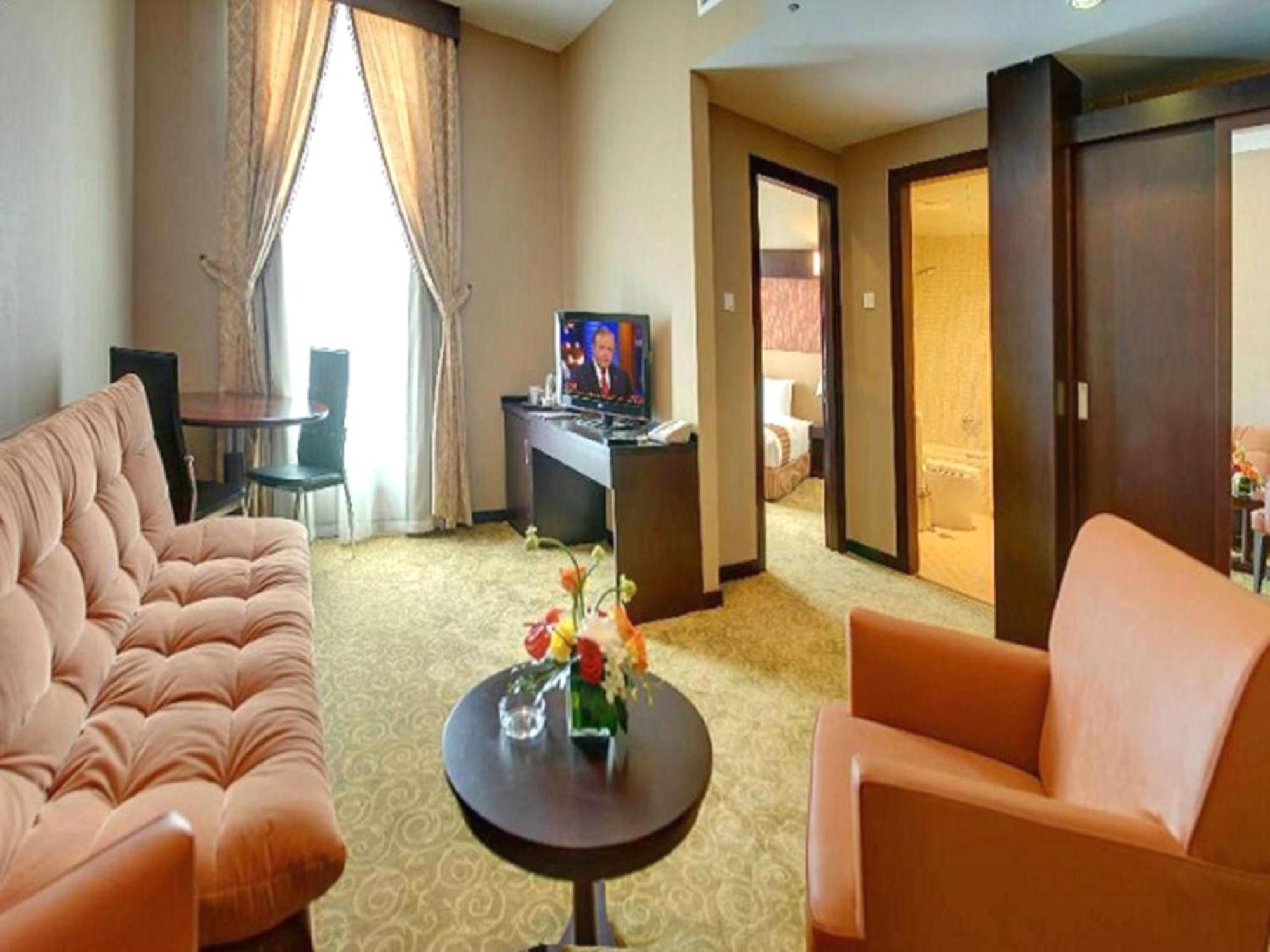 Aryana Hotel Шарджа Экстерьер фото