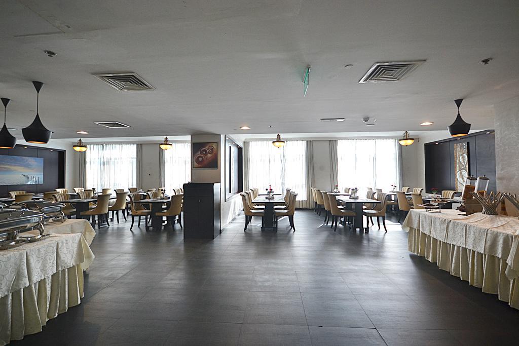 Aryana Hotel Шарджа Экстерьер фото
